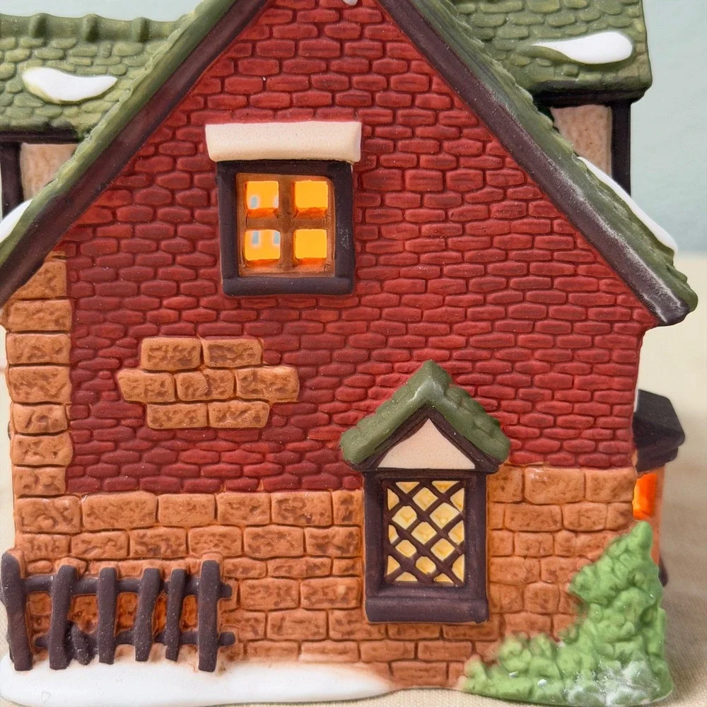 Vintage Lighted Christmas Village Cottage Nicholas Nickleby House w Box & Cord